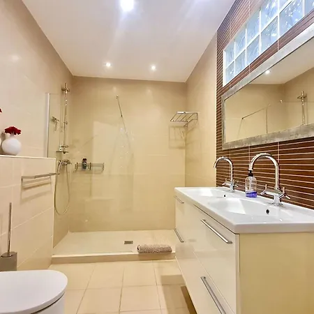 Villa La Vista - Family Friendly Private Pool, Bbq, Sauna *