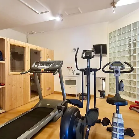 La Vista - Family Friendly Private Pool, Bbq, Sauna