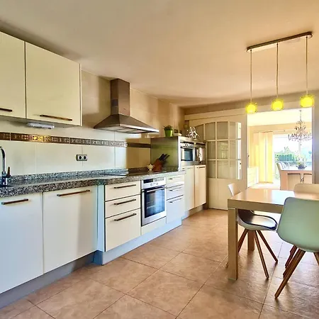 La Vista - Family Friendly Private Pool, Bbq, Sauna * Benalmadena