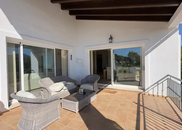 Villa La Vista - Family Friendly Private Pool, Bbq, Sauna *