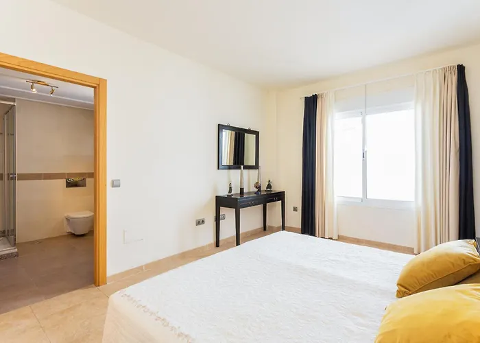 La Vista - Family Friendly Private Pool, Bbq, Sauna