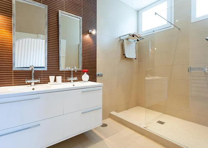 La Vista - Family Friendly Private Pool, Bbq, Sauna *