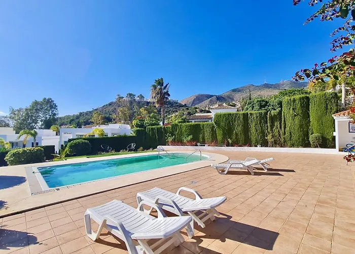 La Vista - Family Friendly Private Pool, Bbq, Sauna