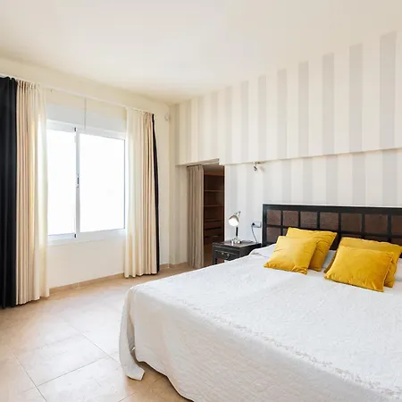 La Vista - Family Friendly Private Pool, Bbq, Sauna 别墅 贝纳尔马德纳