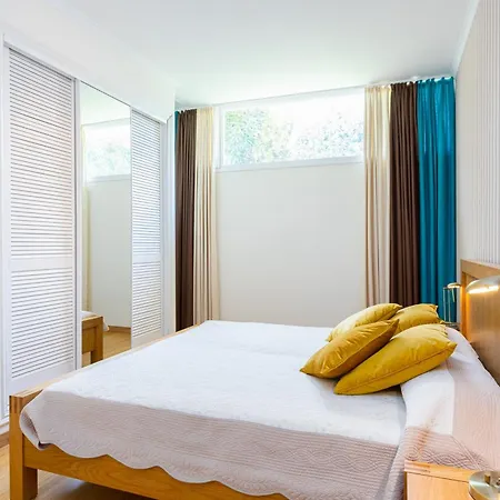 La Vista - Family Friendly Private Pool, Bbq, Sauna 别墅